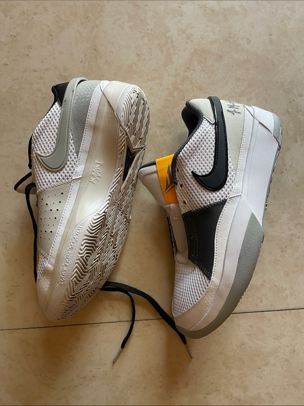 NIKE MORANT Sneakers